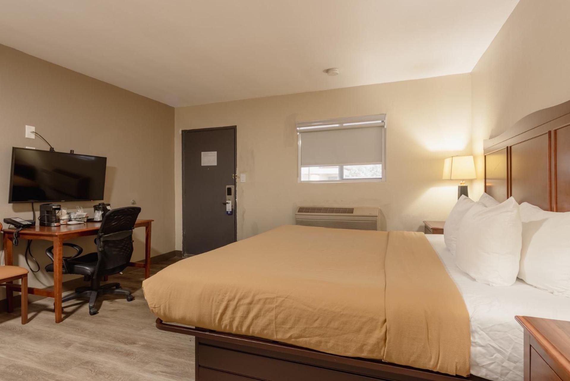 Suburban Studios Near Mesa Verde Кортес Экстерьер фото